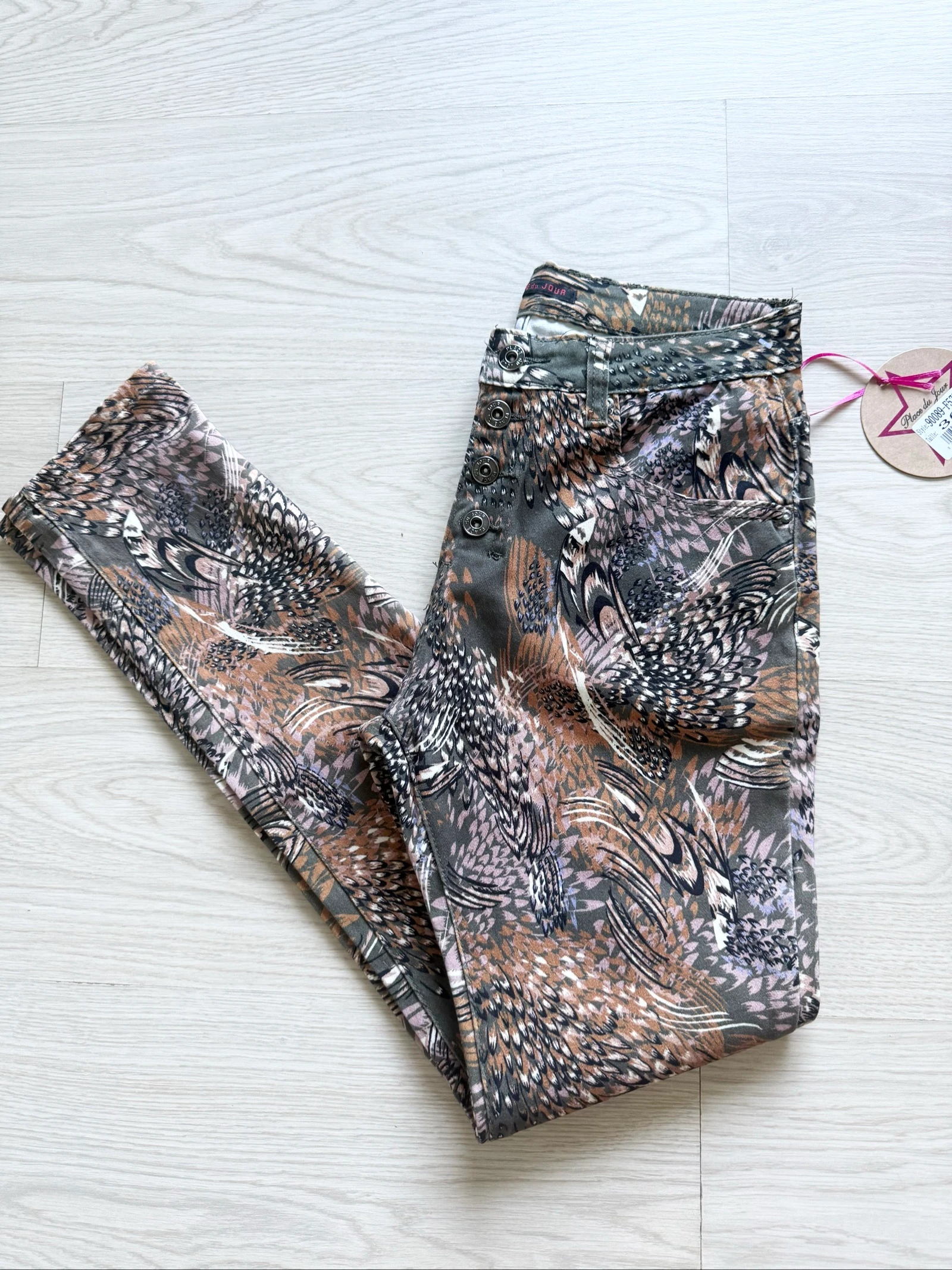 Jeans slim de talle alta color caqui y multicolor Place du Jour talla 36 S - nuevo con etiqueta – photo 3